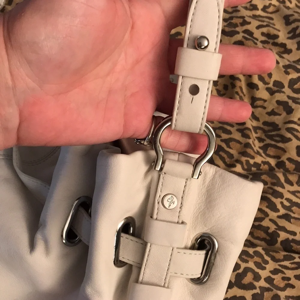 𝅺Cole Haan white ultra soft leather bucket handbag silver hardware